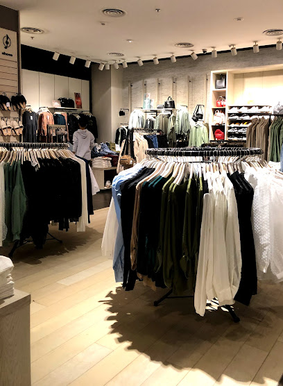 Stradivarius - Saudi Arabia|Jazan 82725|Ash Shati|Corniche Rd