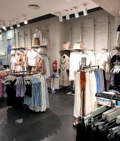 Stradivarius - Mecca - +966 12 561 0917