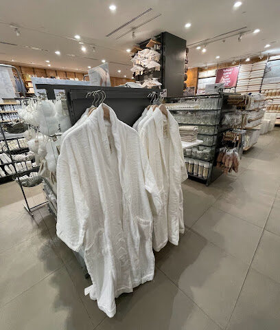 Muji - Jeddah - +966 12 261 7479