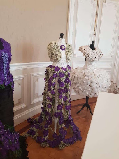 مكتب المصممه مريم الغنامي - Saudi Arabia|Tabuk 75487|Almunshiyah Al Qadimah|محمد بن عبيدة